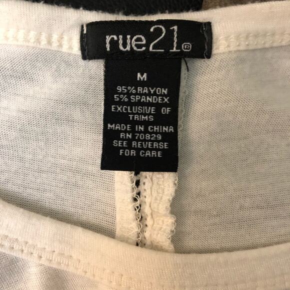 5/$25 Rue 21 Soft Long Sleeve White Tunic Top Med - Picture 3 of 3